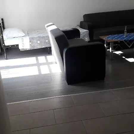 Apartment Maric *