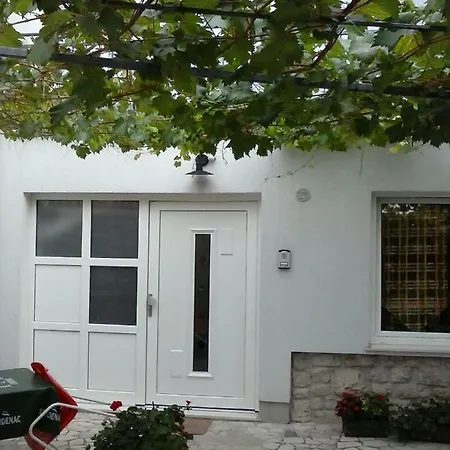 Apartment Maric *