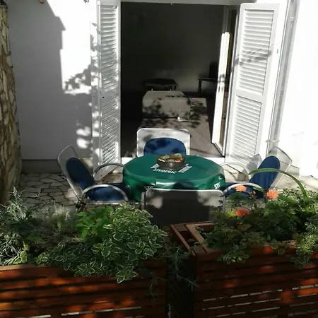 Apartment Maric Selce